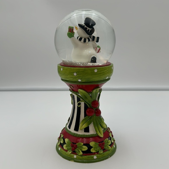 Fitz and Floyd Frosty's Frolic Musical Snowglobe - Picture 4 of 17
